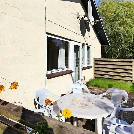 Dom wakacyjny Three-bedroom Holiday In 4